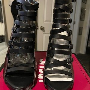 Circus by Sam Edelman size 7.5 black and burgundy open toe pumps